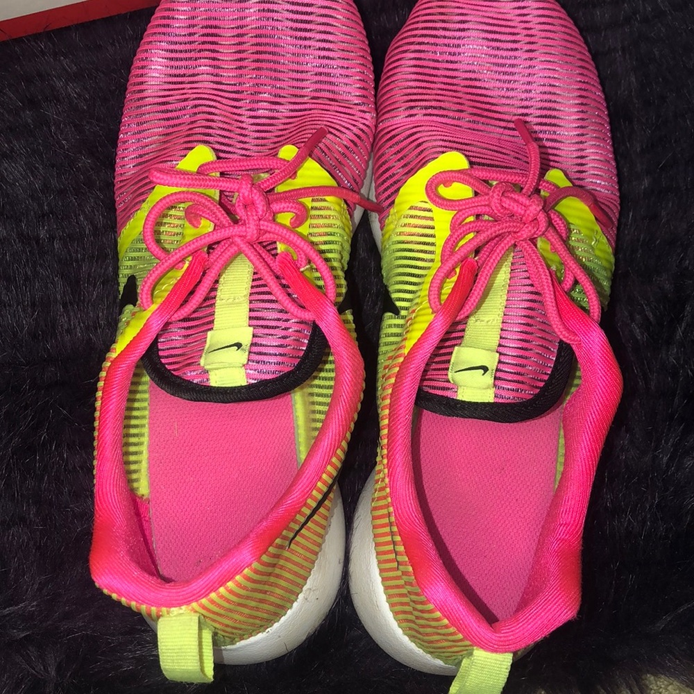 ✨Nike Roshe One - Picture 6 of 9